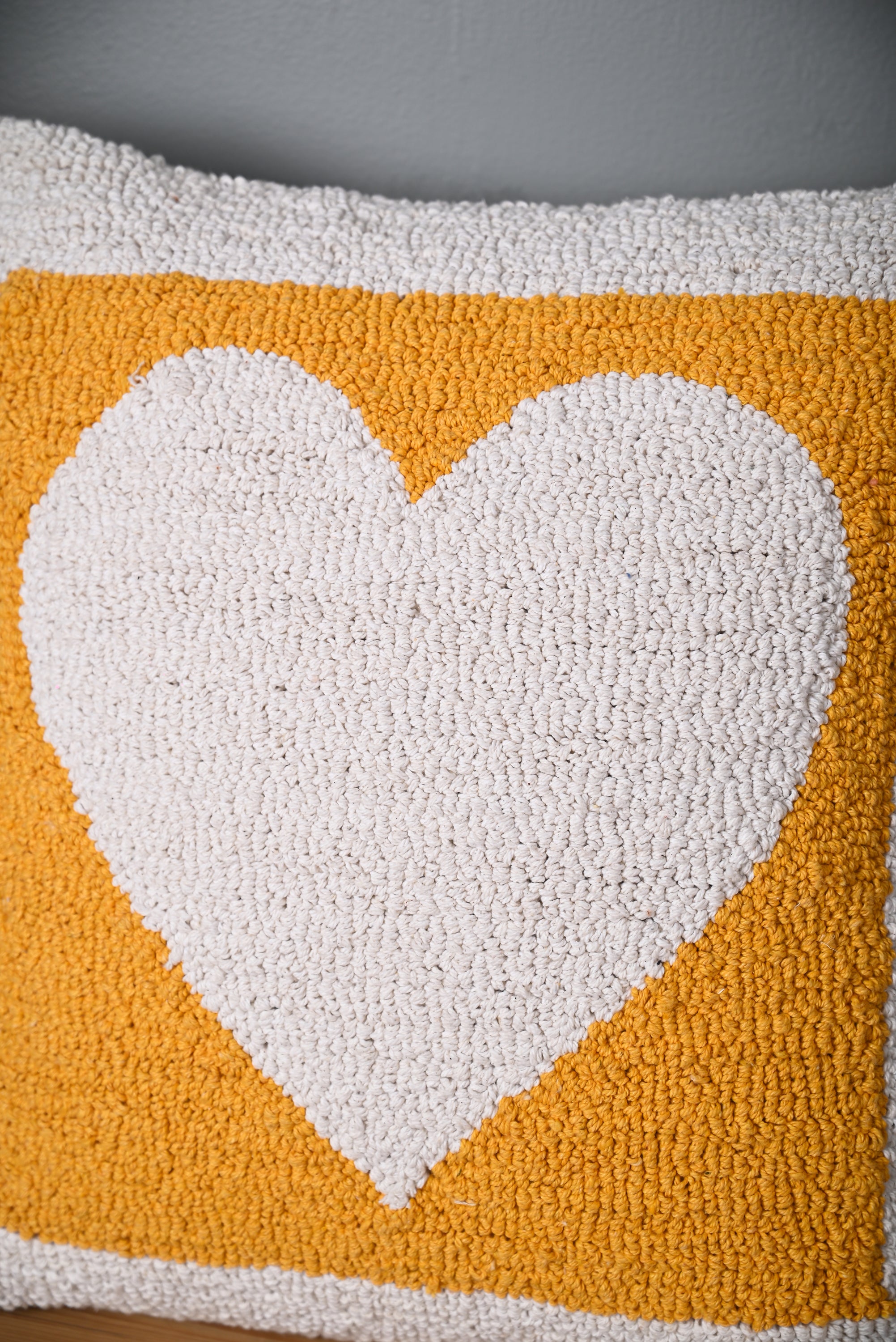 White Heart Design Truffted Cushion Cover