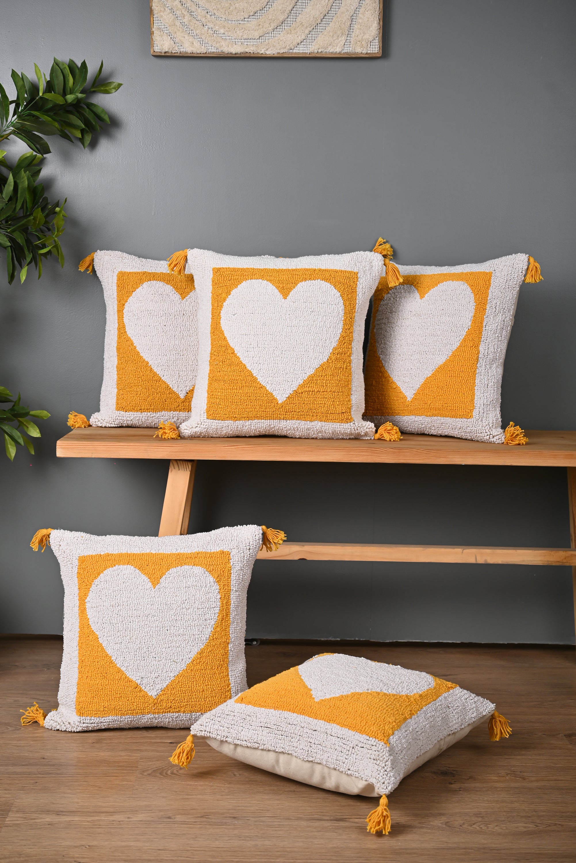 White Heart Design Truffted Cushion Cover