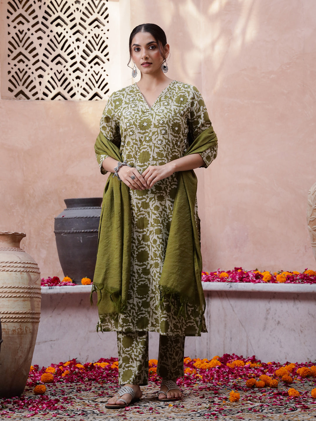 Floral Printed V-Neck Kurta Set