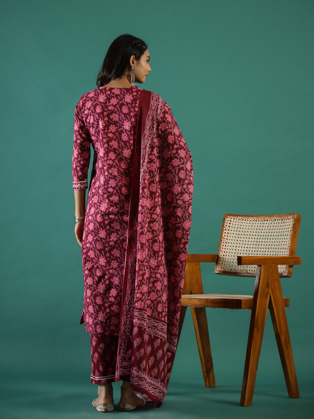 Floral Printed Regular Gotta Patti Pure Cotton Kurta with Trousers & With Dupatta