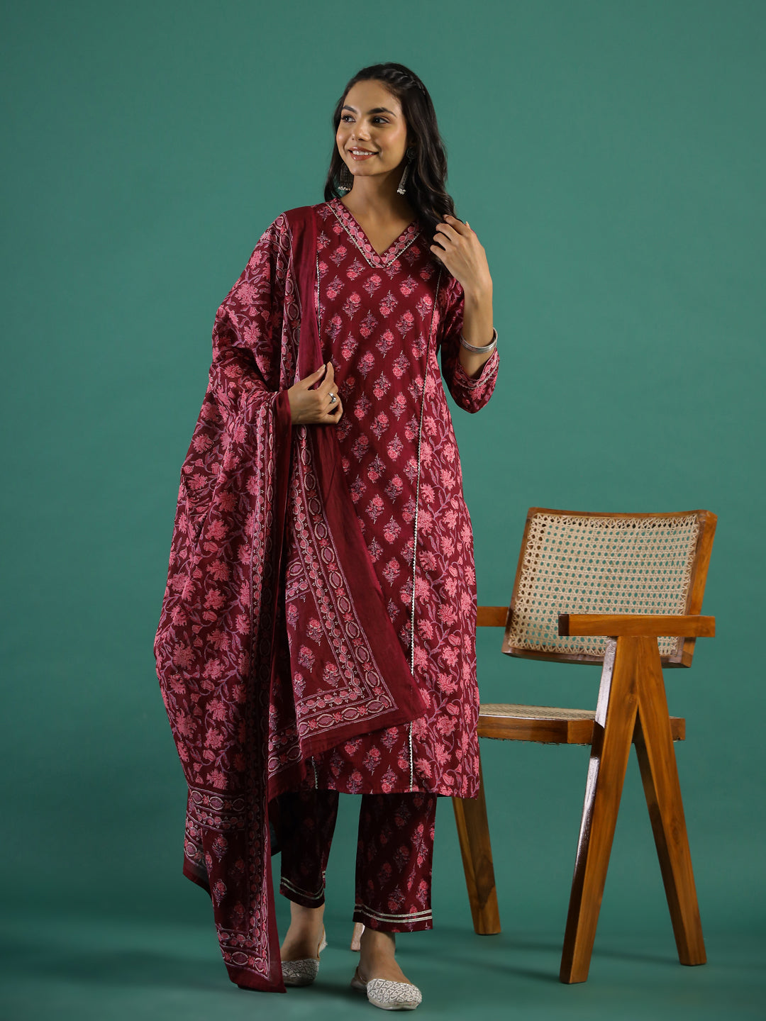 Floral Printed Regular Gotta Patti Pure Cotton Kurta with Trousers & With Dupatta