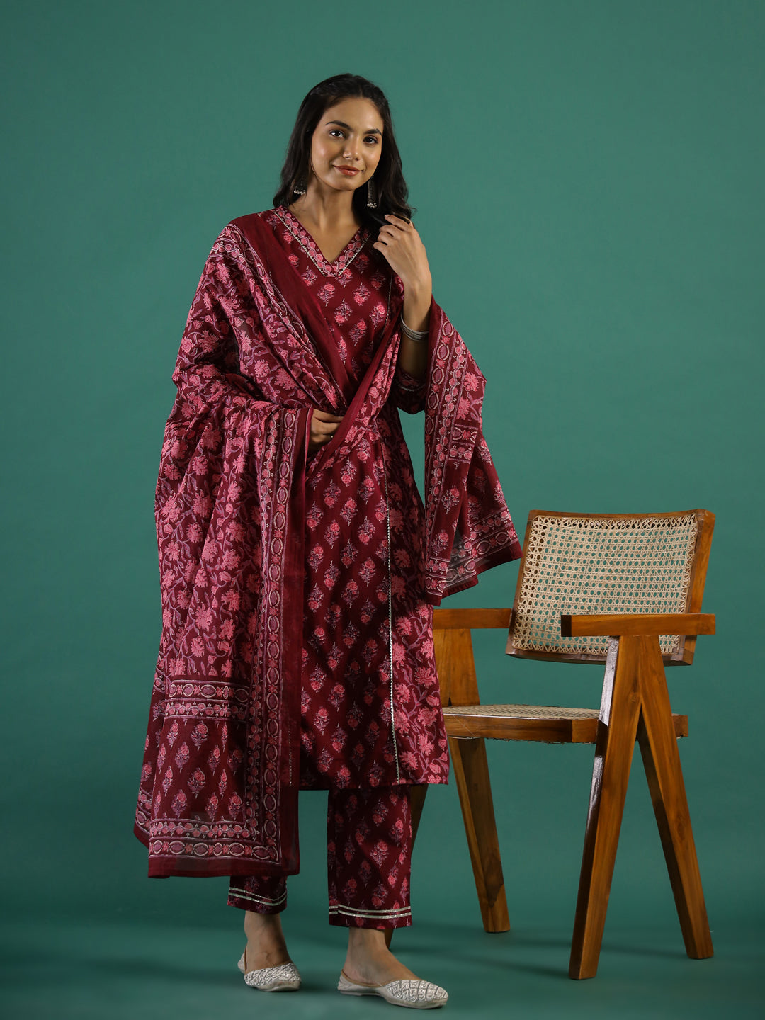 Floral Printed Regular Gotta Patti Pure Cotton Kurta with Trousers & With Dupatta