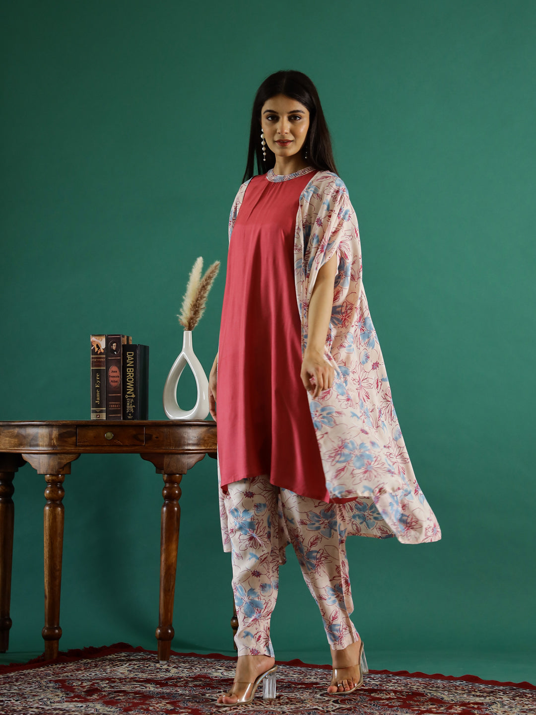 Women' s Floral Printed Silk Blend Straight Kurta with Trousers