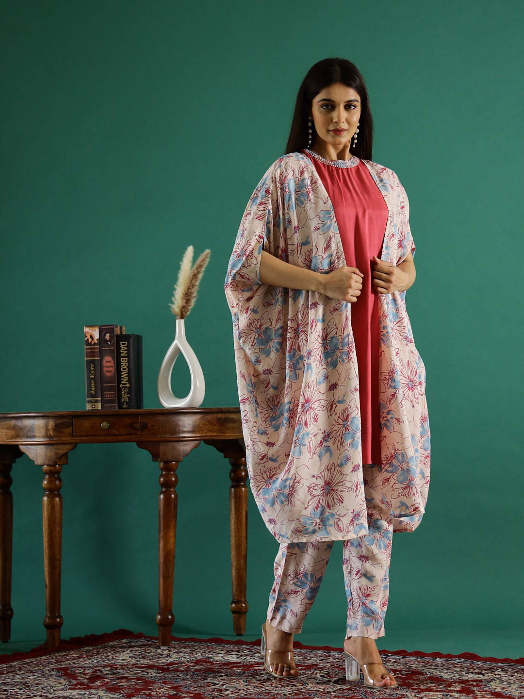 Women' s Floral Printed Silk Blend Straight Kurta with Trousers