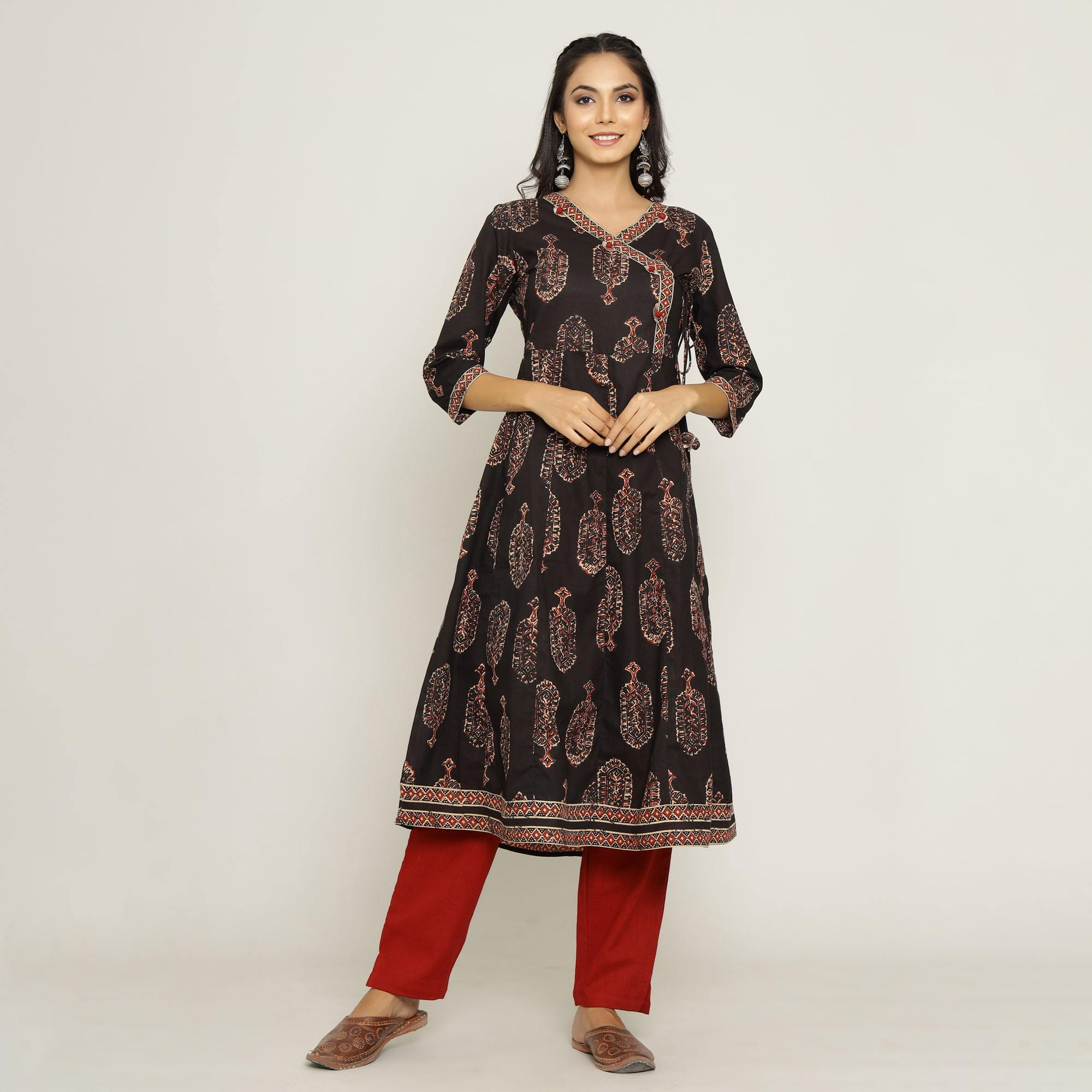 Rang Deep Women Set of Black & Red Cotton Kurti With Palazzo