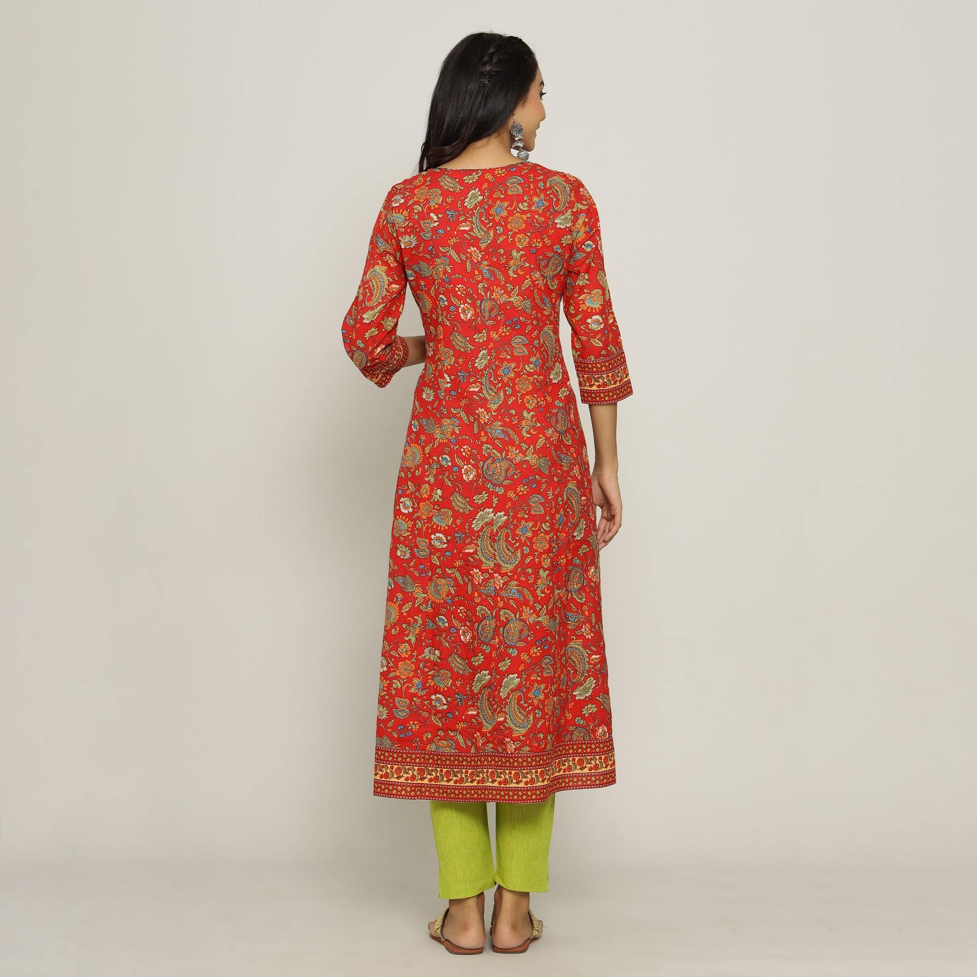 Rang Deep Women Set of Red  & Green Cotton Kurti With Pant