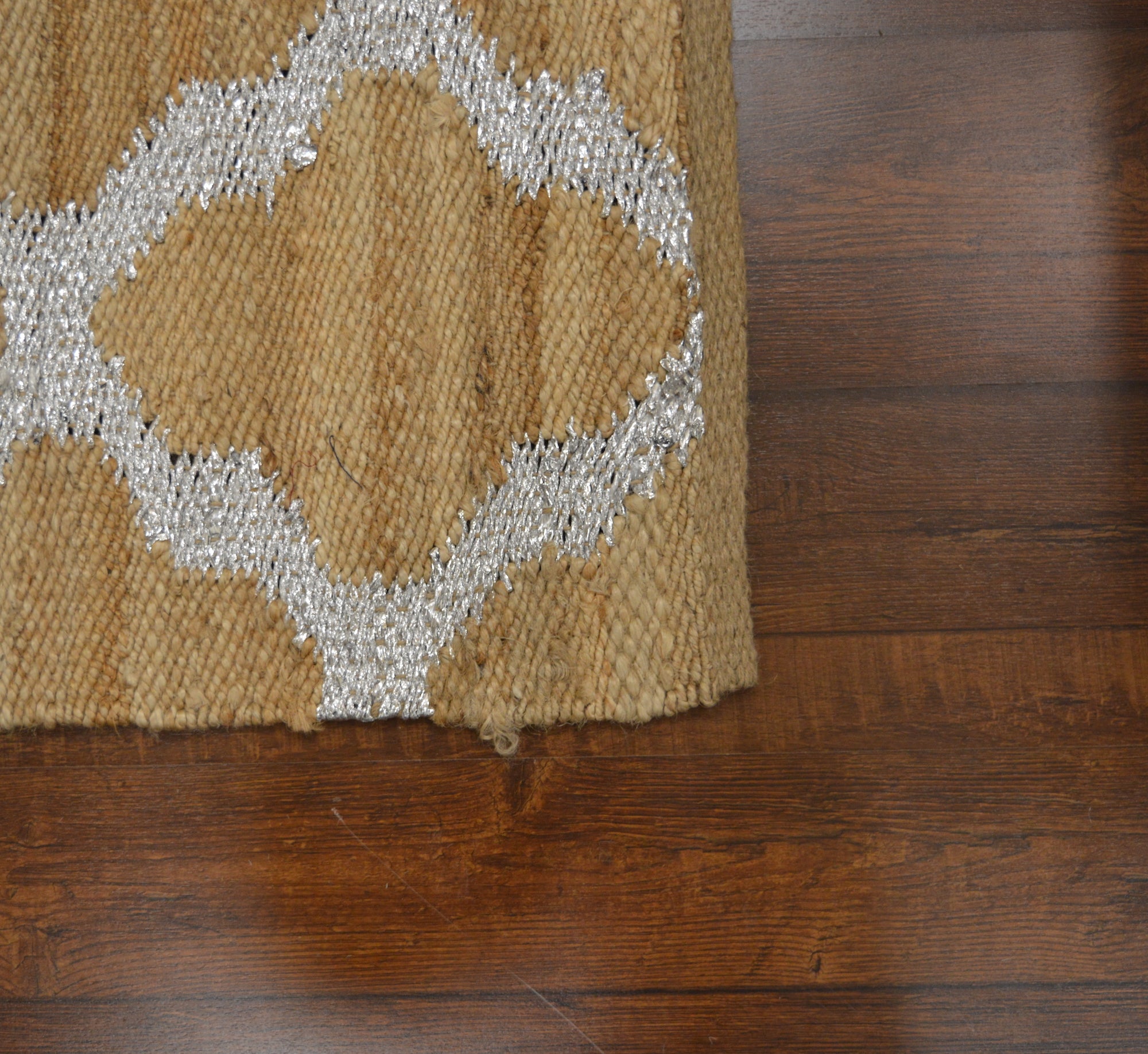 Hand-weaved Jute Rug with zari work