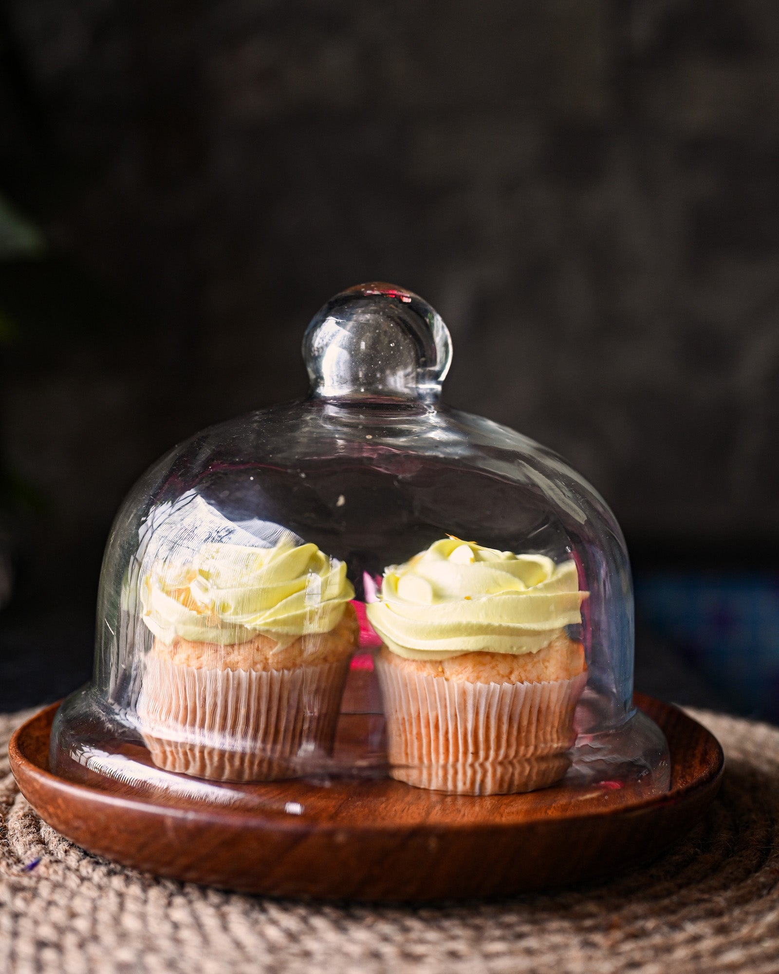 DESSERT PLATE WITH GLASS DOME