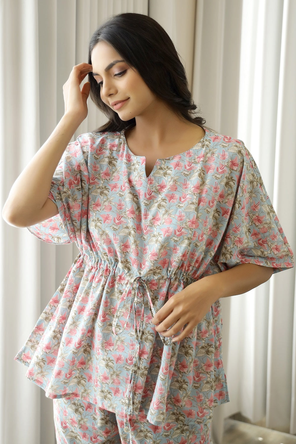 Women Light Blue & Pink Floral Printed Cotton Kaftan With Pyjama