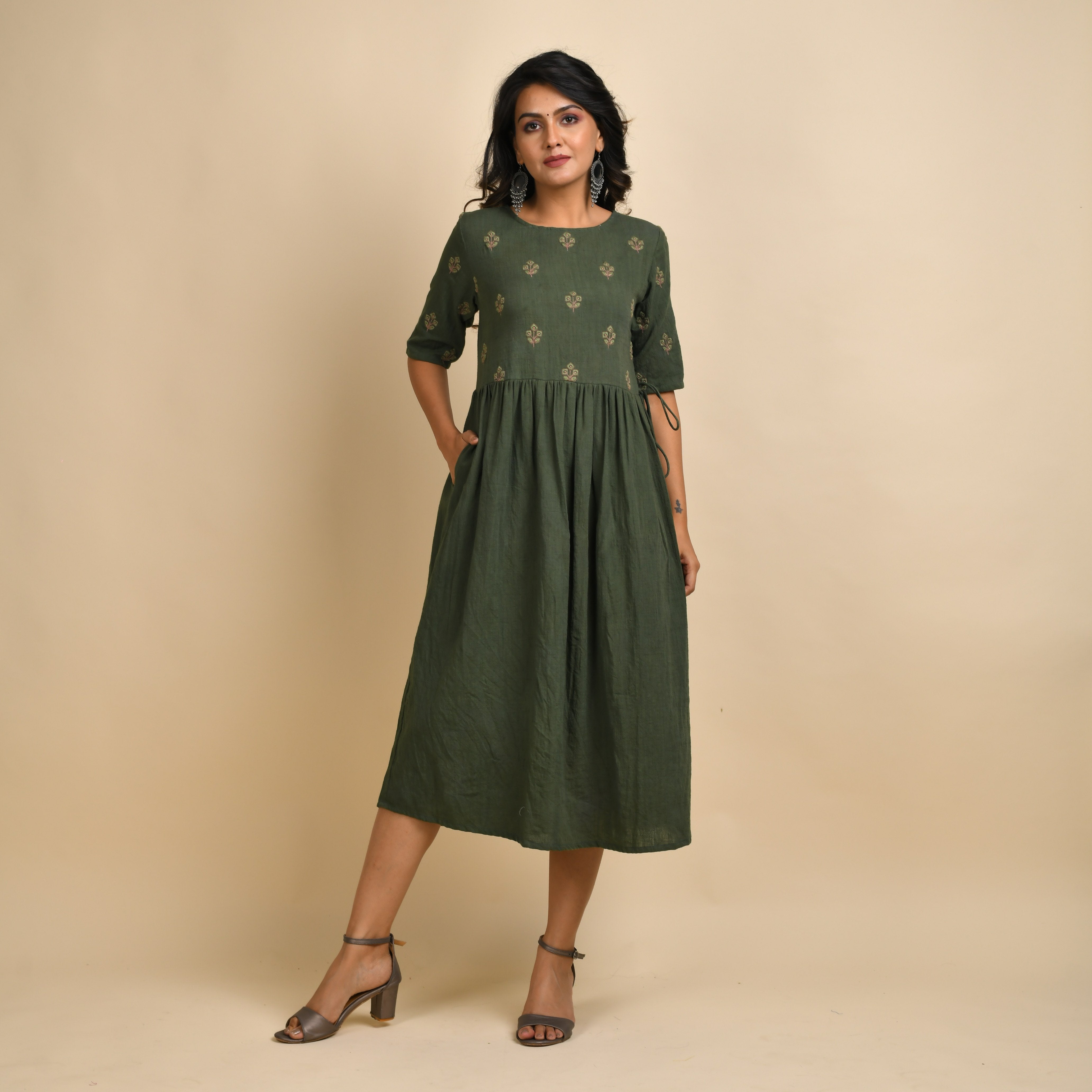 RANGDEEP WOMEN'S EMBROIDERY KURTA