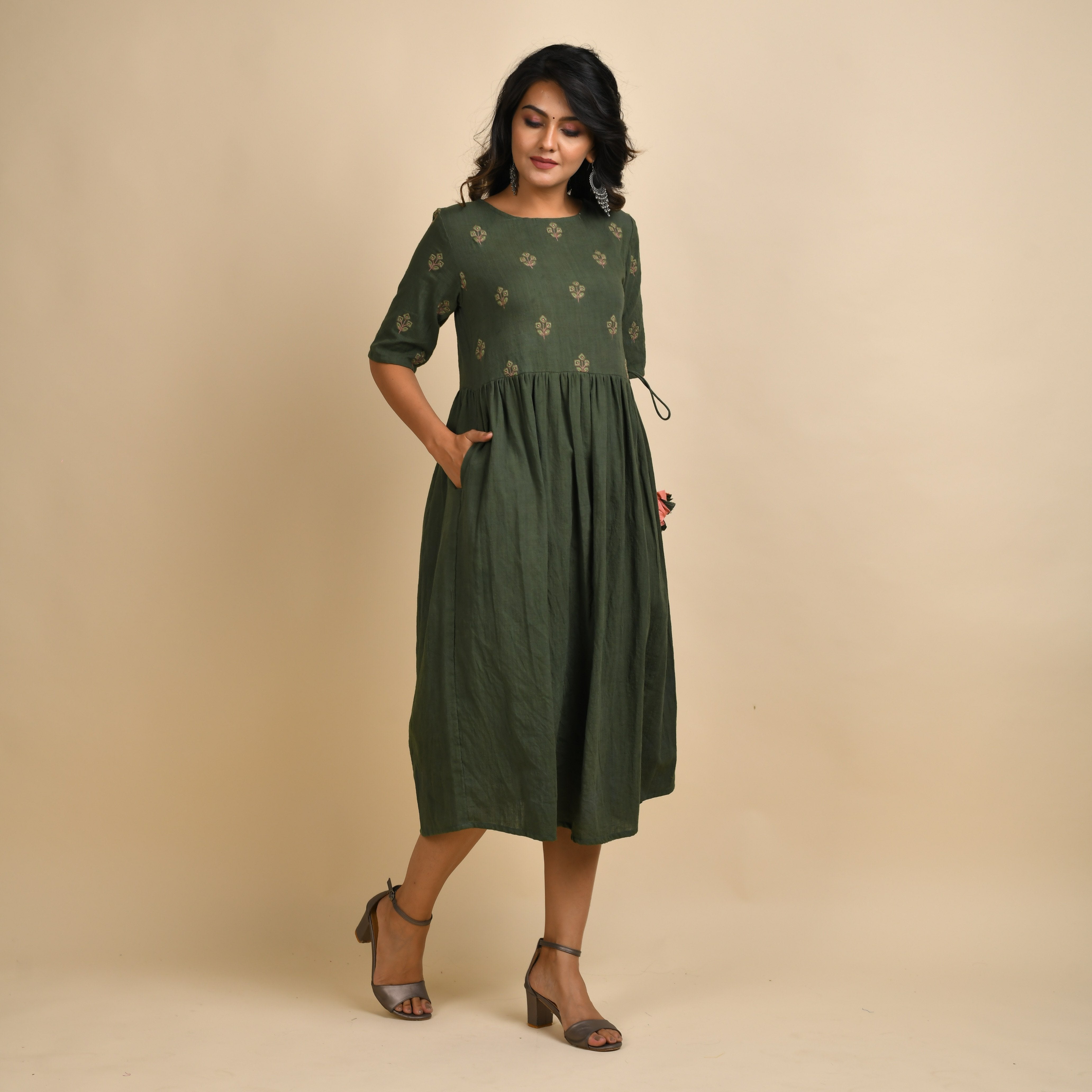 RANGDEEP WOMEN'S EMBROIDERY KURTA