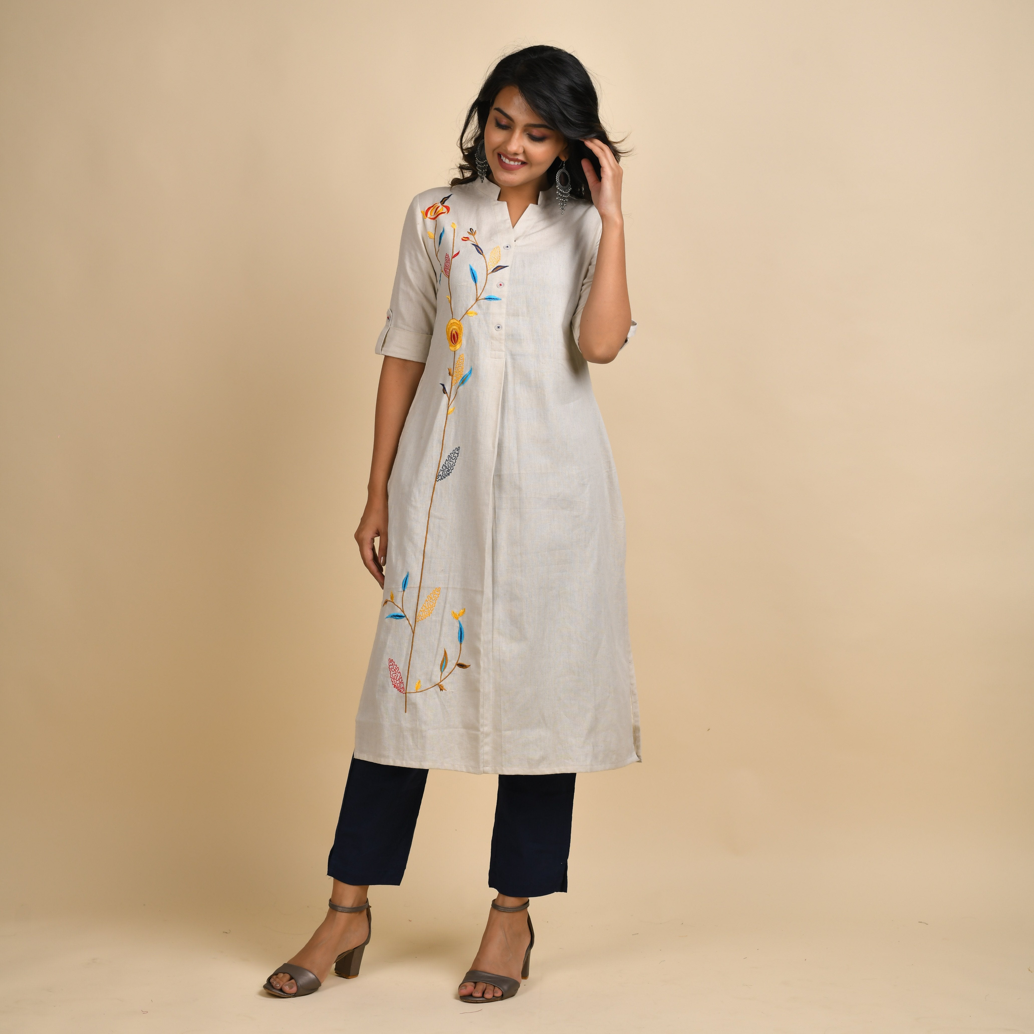 RANGDEEP WOMEN OFF-WHITE EMBROIDERY KURTA