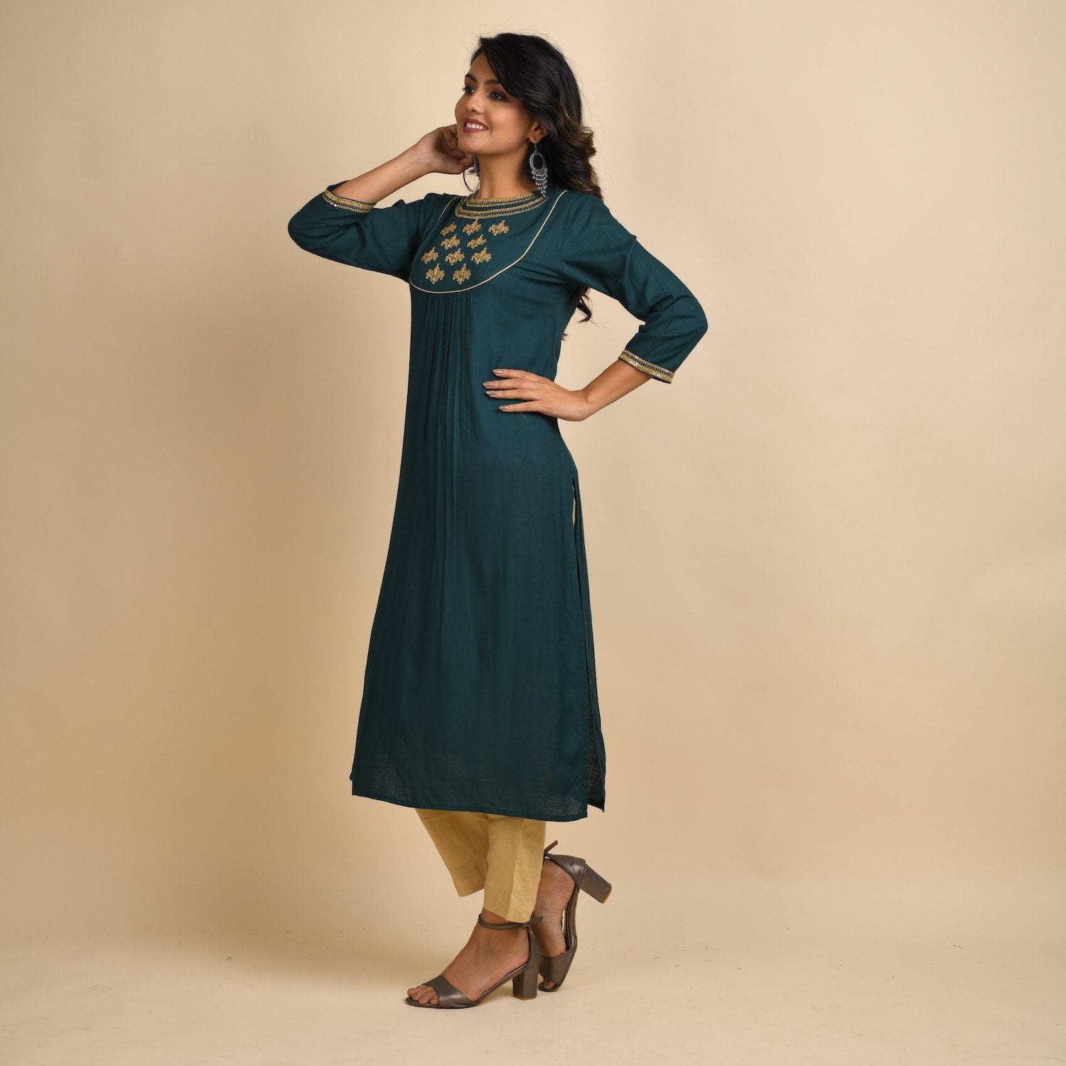 RangDeep Women Rayon Green Embroidered Straight Kurti