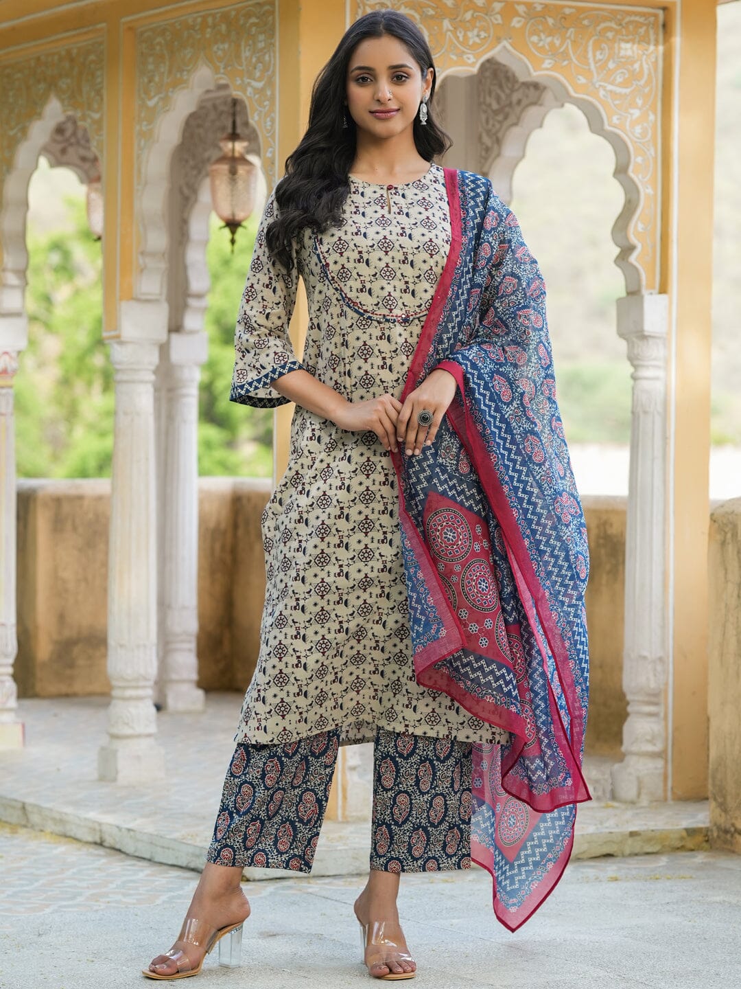 Women Pure Cotton Kurta With Pajama